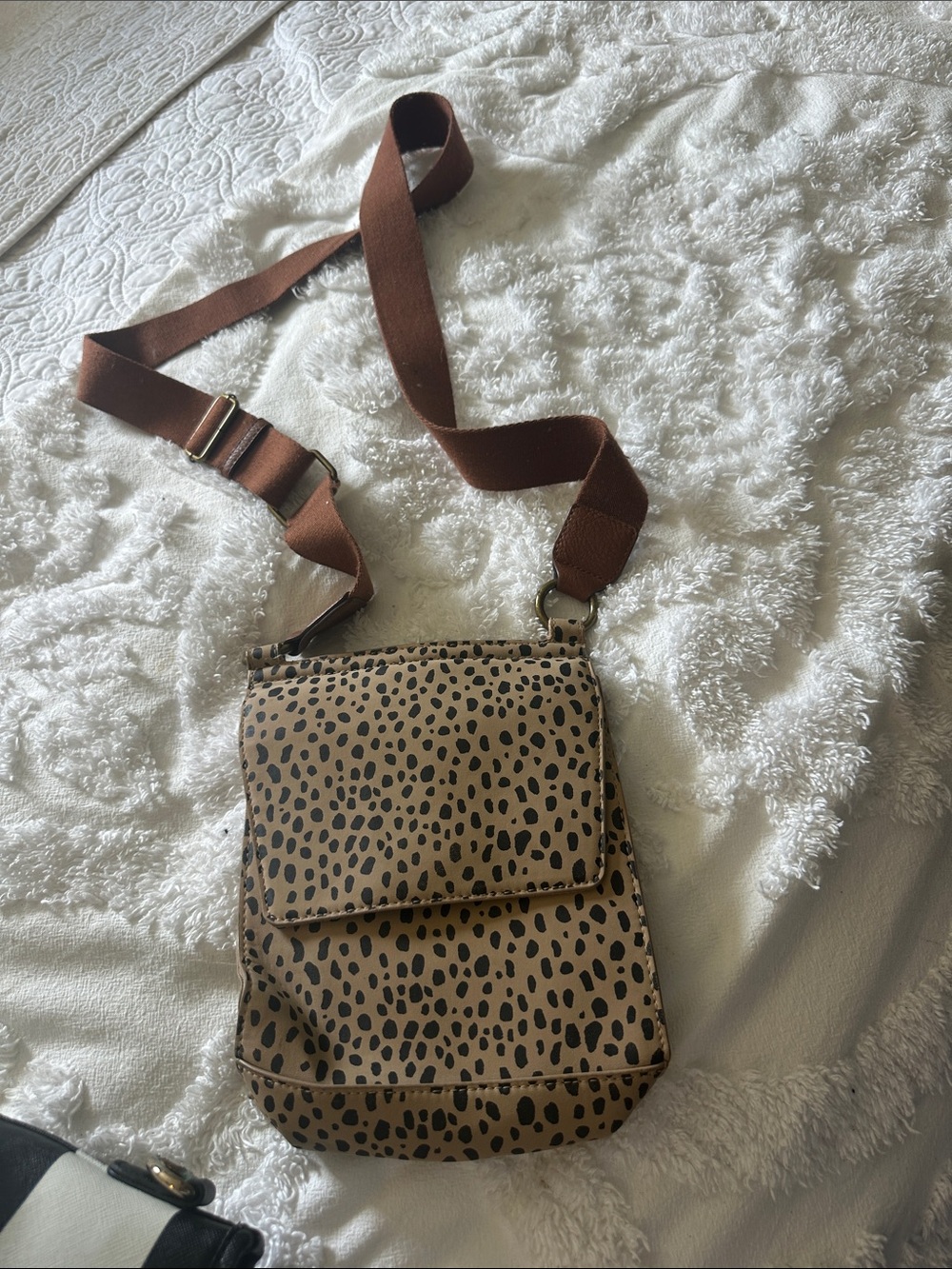 Universal Thread Leopard Print Crossbody Bag in Tan and Black